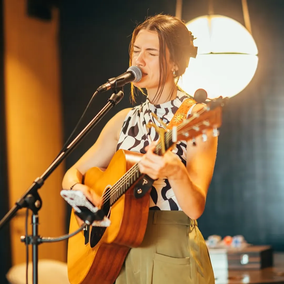 Jessica Healey performing live in Austin, TX